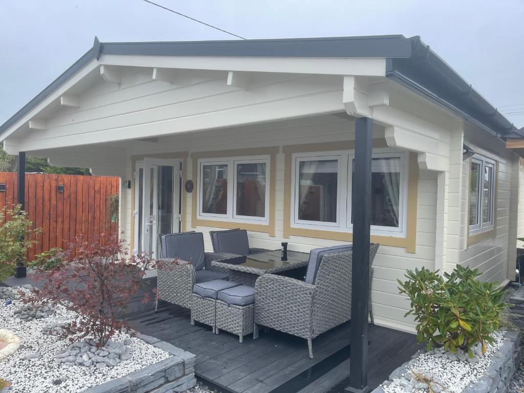 Braxton Lodge, Rush (updated prices 2024)