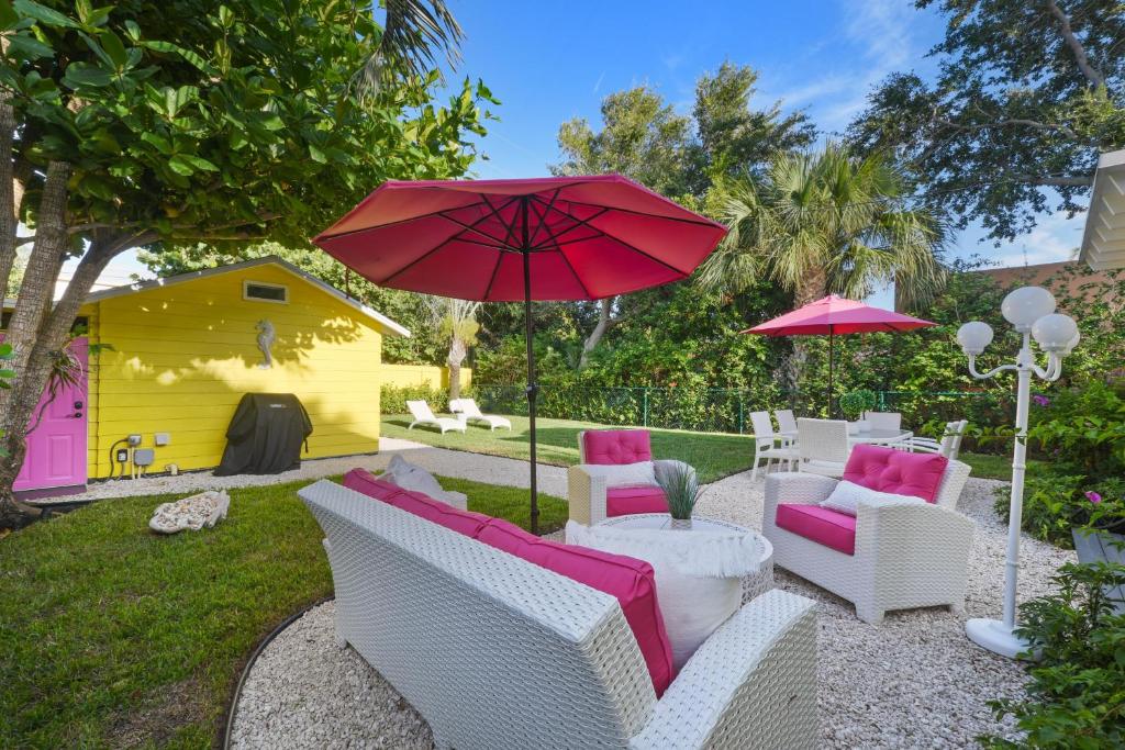 Pineapple Cottage Historic Parrot Cove, Lake Worth, USA