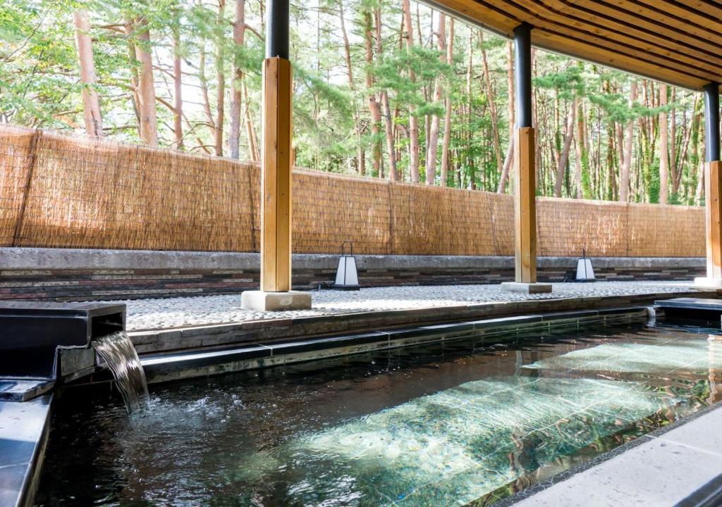 Bazén v ubytování Yatsugatake Hotel Fuuka nebo v jeho okolí