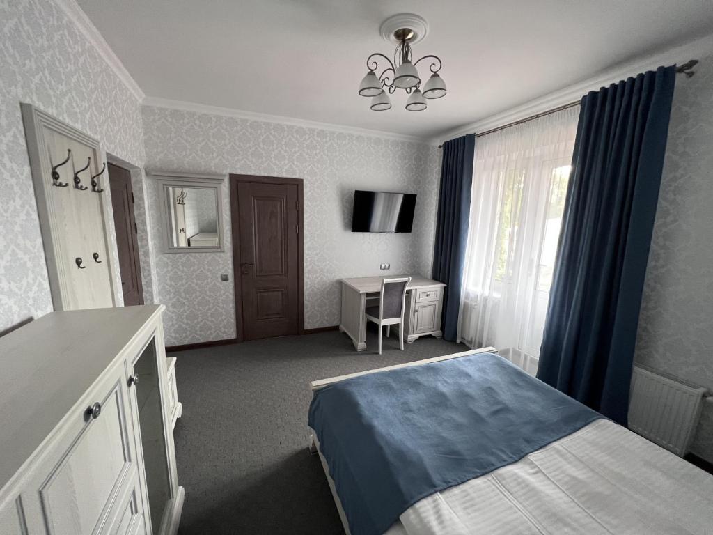 Zolotoy Fazan - Deluxe Double Room With Balcony
