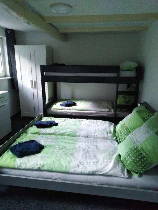 Postel nebo postele na pokoji v ubytování Wohnung im Grünen in Olsberg