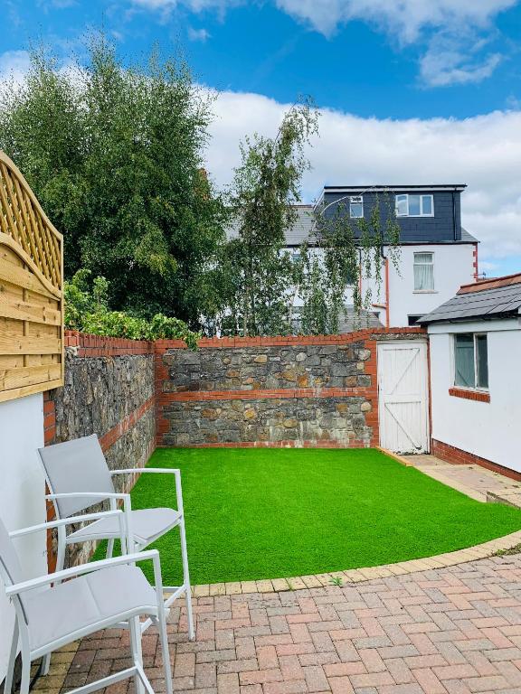 4 bedroom House nr Cardiff City Centre, Cardiff Updated 2024 Prices