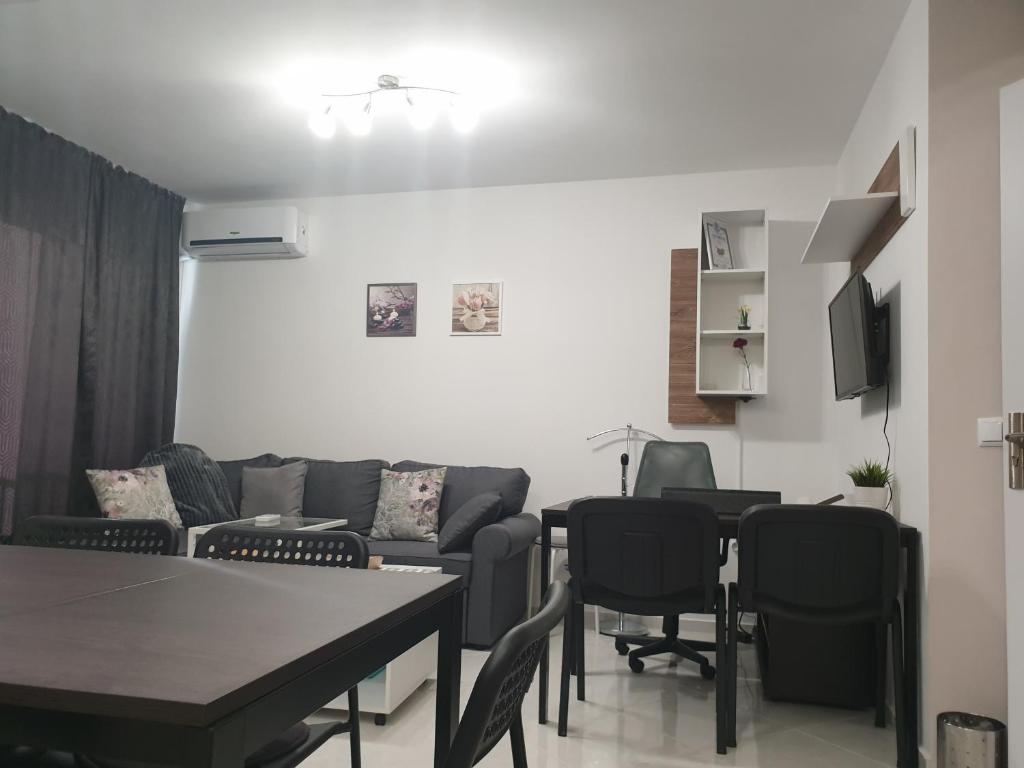 A seating area at New The Twins Varna Two-Bedroom, Apt 5 at 15 Tsani Ginchev Street, floor 3