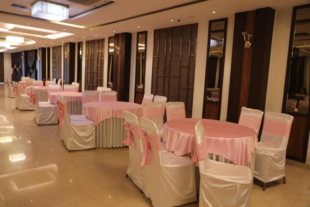 Restaurace v ubytování Paras inn