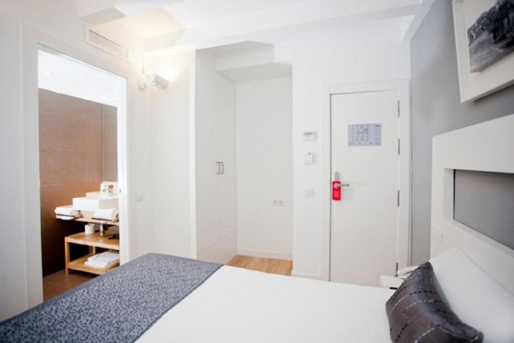 Hotel Sitges - Basic Single Room