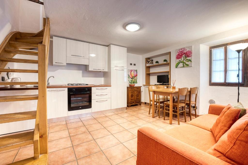 Kuchyňa alebo kuchynka v ubytovaní Incanto Walser Apartments Ronco