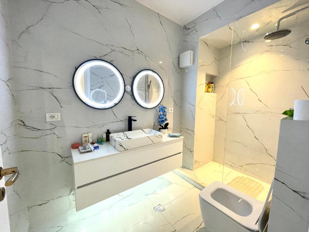 Durres Currila Modern Luxury STUNNING Beach Views - Image 6