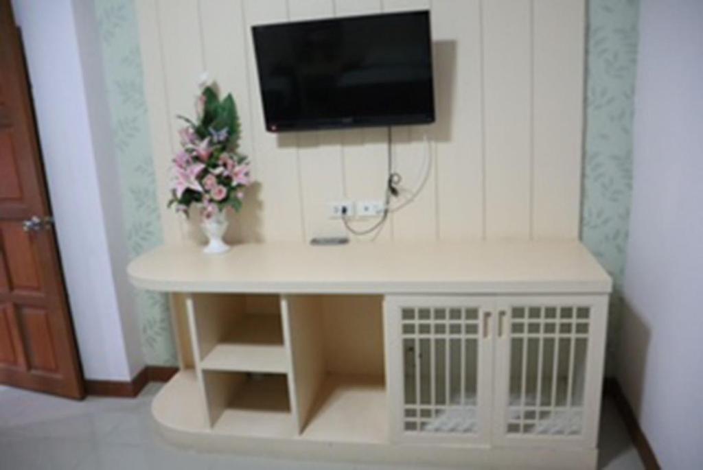 TV a/nebo společenská místnost v ubytování Tokyo Country Inn