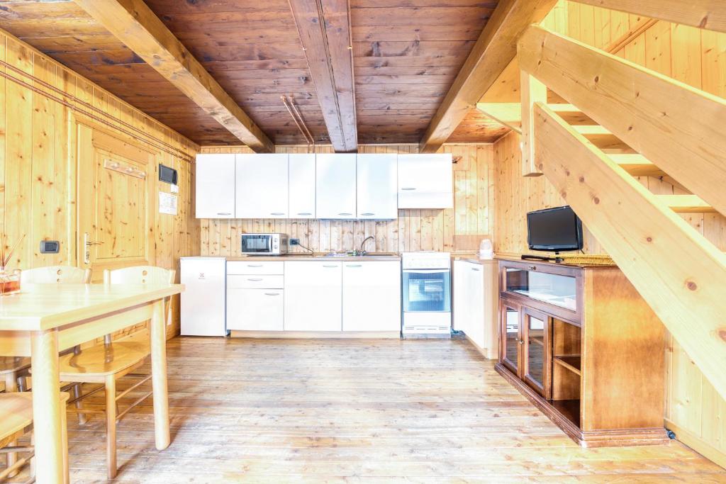 Kuchyňa alebo kuchynka v ubytovaní Incanto Walser Apartments Ronco