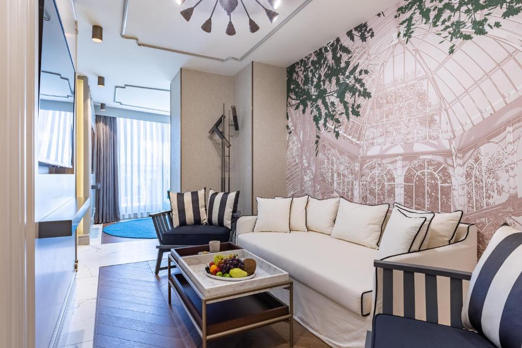 Stayso The House Hotel - Junior Suite With Terrace And Bathtub