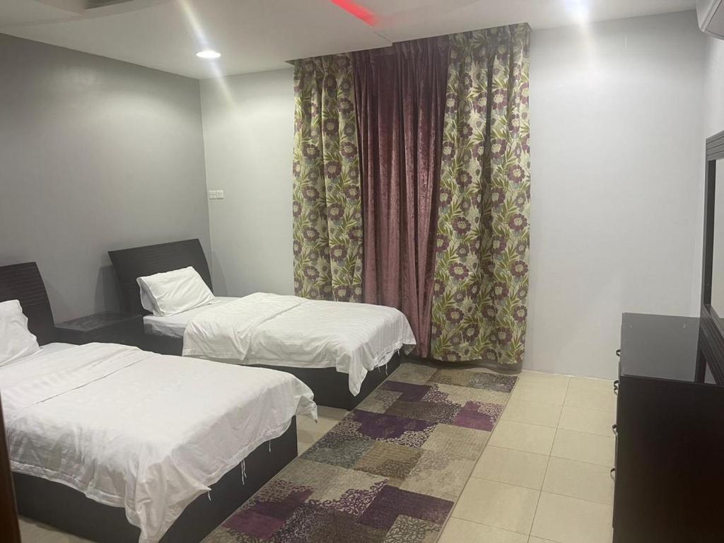شقق ليالي الشرق للوحدات 2 - Apartamento De Tres Dormitorios