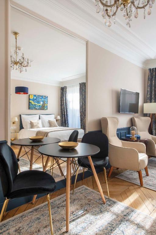 LE BEAU MARAIS - Luxury Apartments, AIR COND, LIFT photo