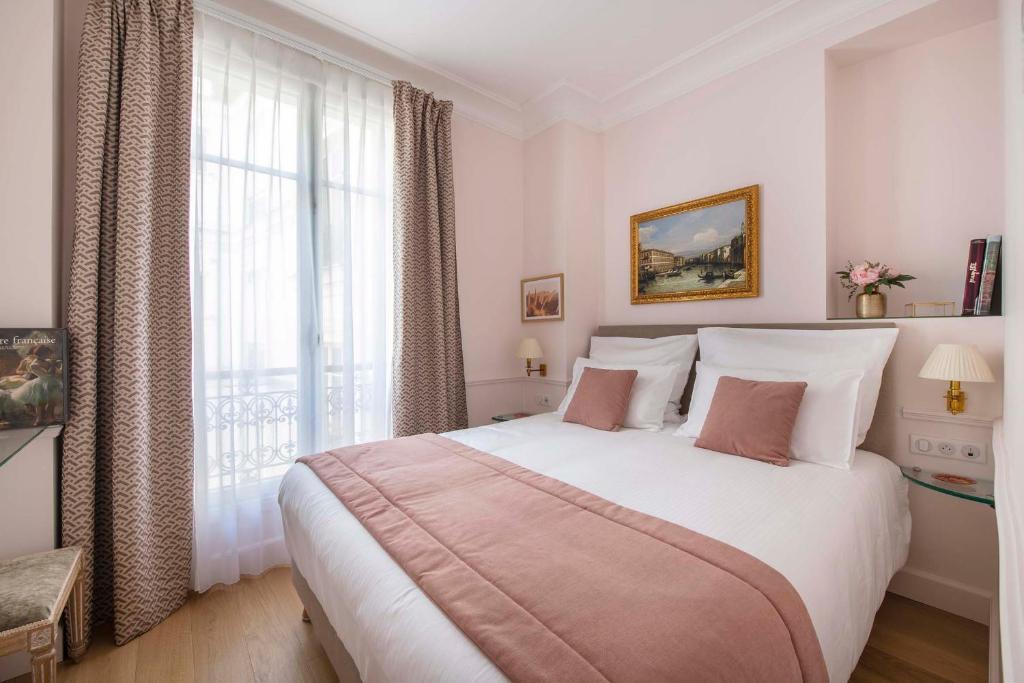 LE BEAU MARAIS - Luxury Apartments, AIR COND, LIFT photo
