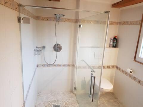 Agréable maison 4 étoiles au calme - Maison D'une Chambre