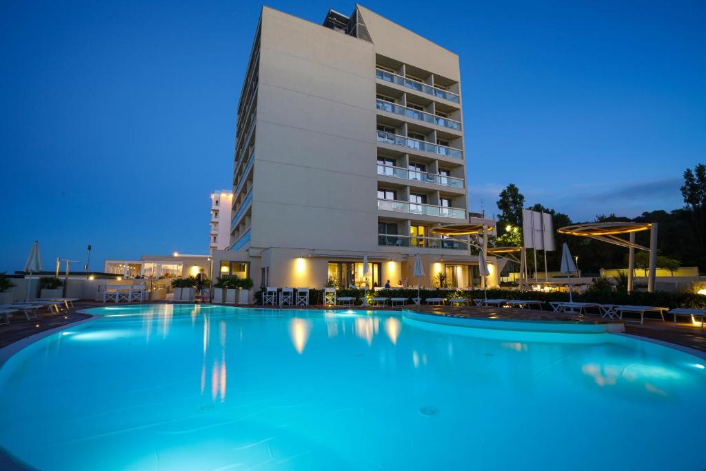 The swimming pool at or close to Nautilus Family Hotel