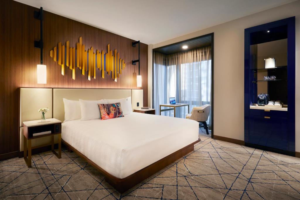 Postel nebo postele na pokoji v ubytování Hard Rock Hotel New York