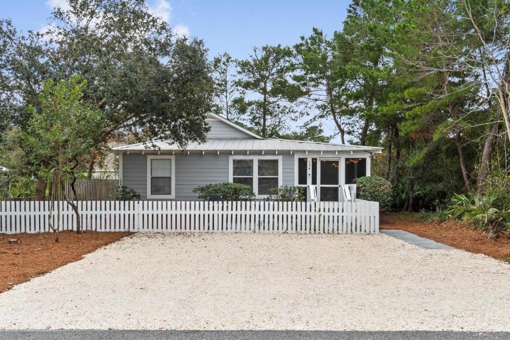 Reserve For Summer Now! Non Shedding Dog Friendly - Gulf Coast Fl Beach Bungalow - Ferienhaus Mit Zwei Schlafzimmern