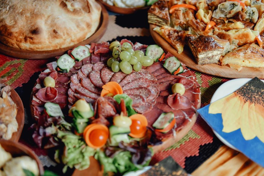 Makanan di atau berdekatan lodge