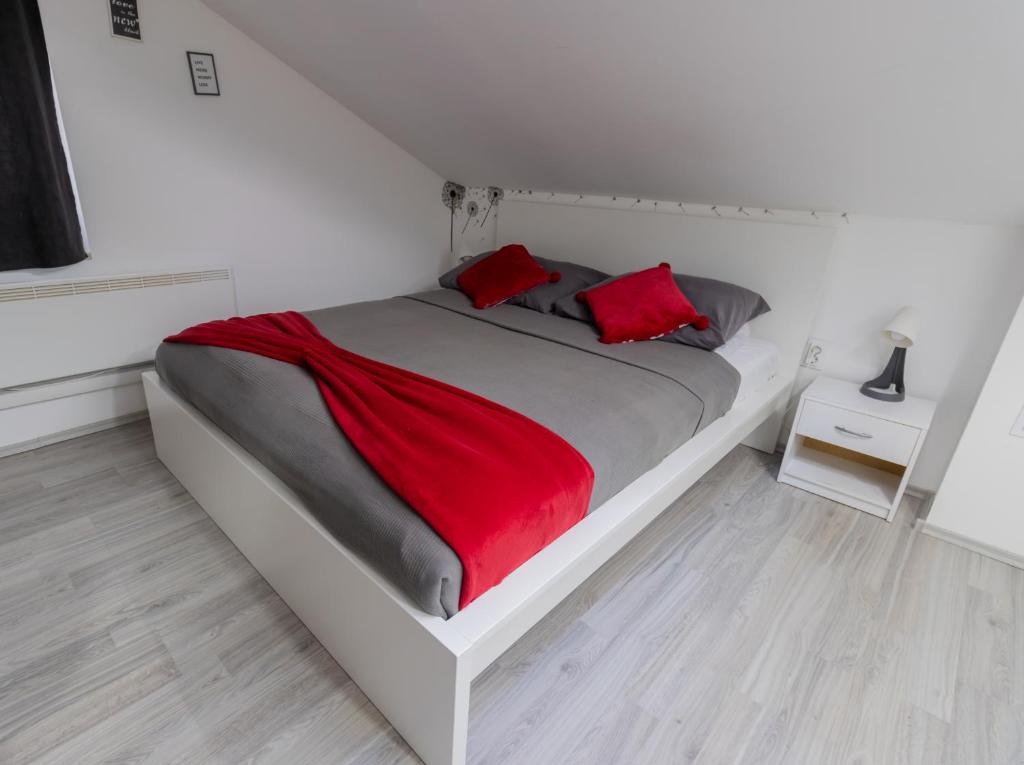 Posteľ alebo postele v izbe v ubytovaní Hill apartman - MAKSIMIR Rebro