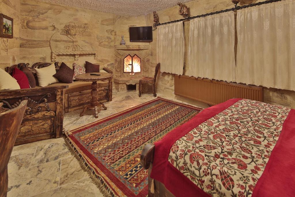 Old Town Stone House - 4