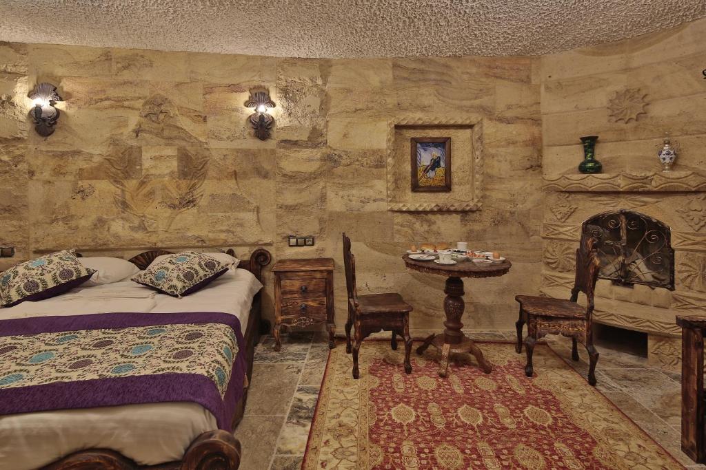 Old Town Stone House - 3