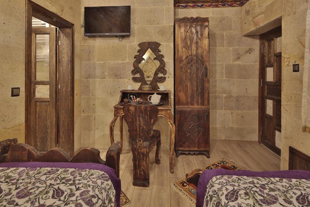 Old Town Stone House - 18