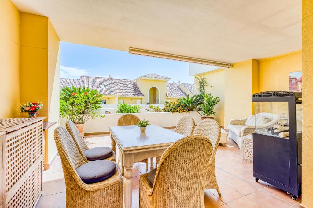 Hanami Puerto Alto PA 412, Estepona (updated prices 2024)