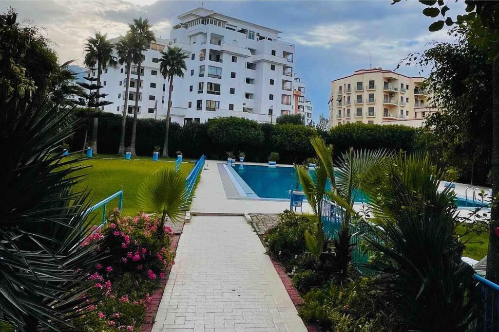Bazén v ubytování Malabata Prime Location - Boulevard View Apt nebo v jeho okolí