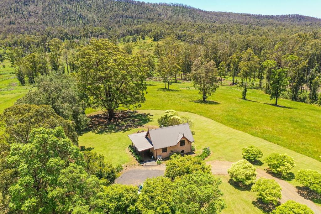 Clarendon Forest Retreat - One-Bedroom Cottage