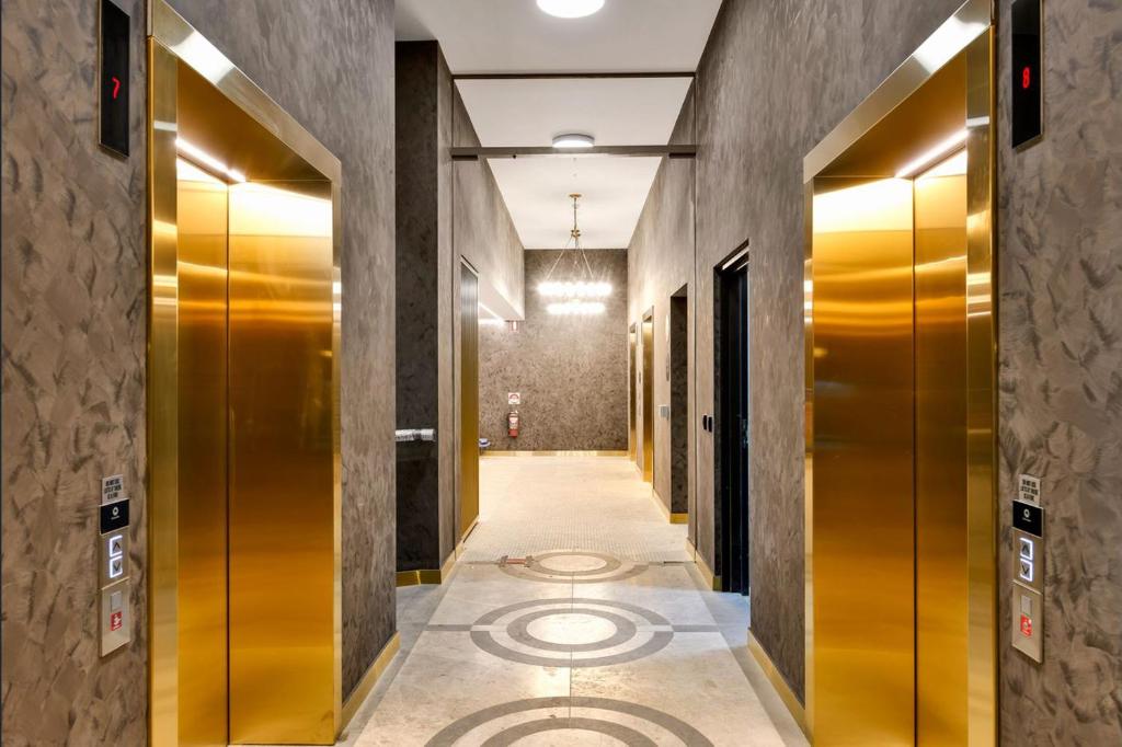 Realm Apartments by CLLIX - Resim 10