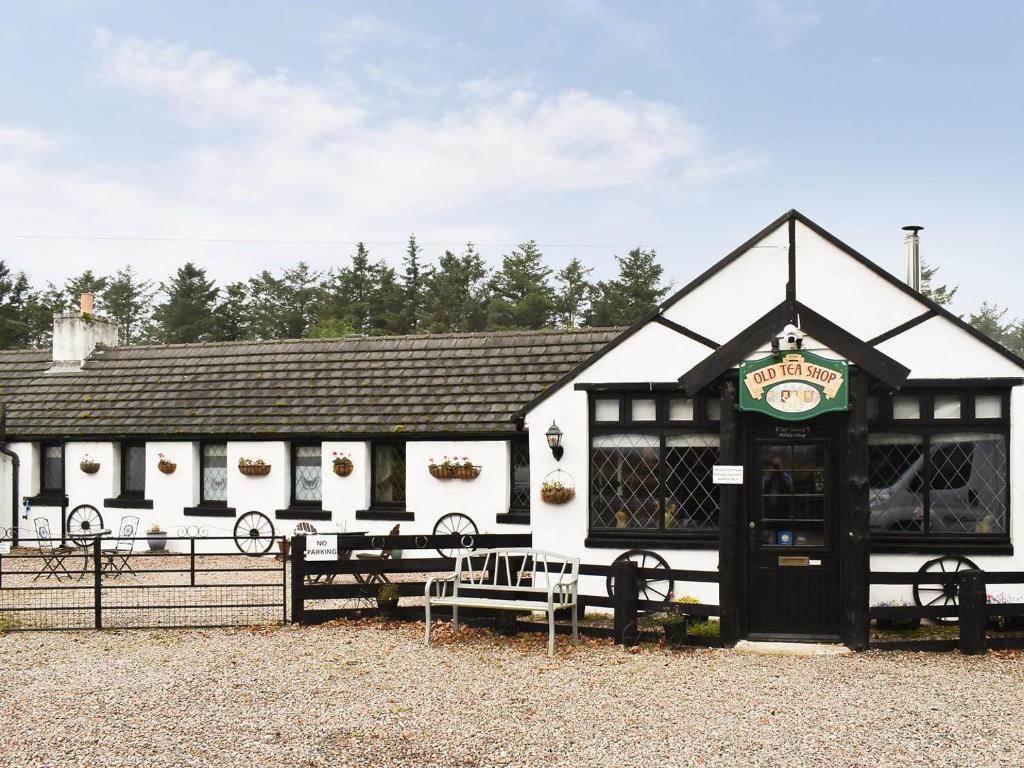 Gallery image of The Old Tea Shop in Scarfskerry