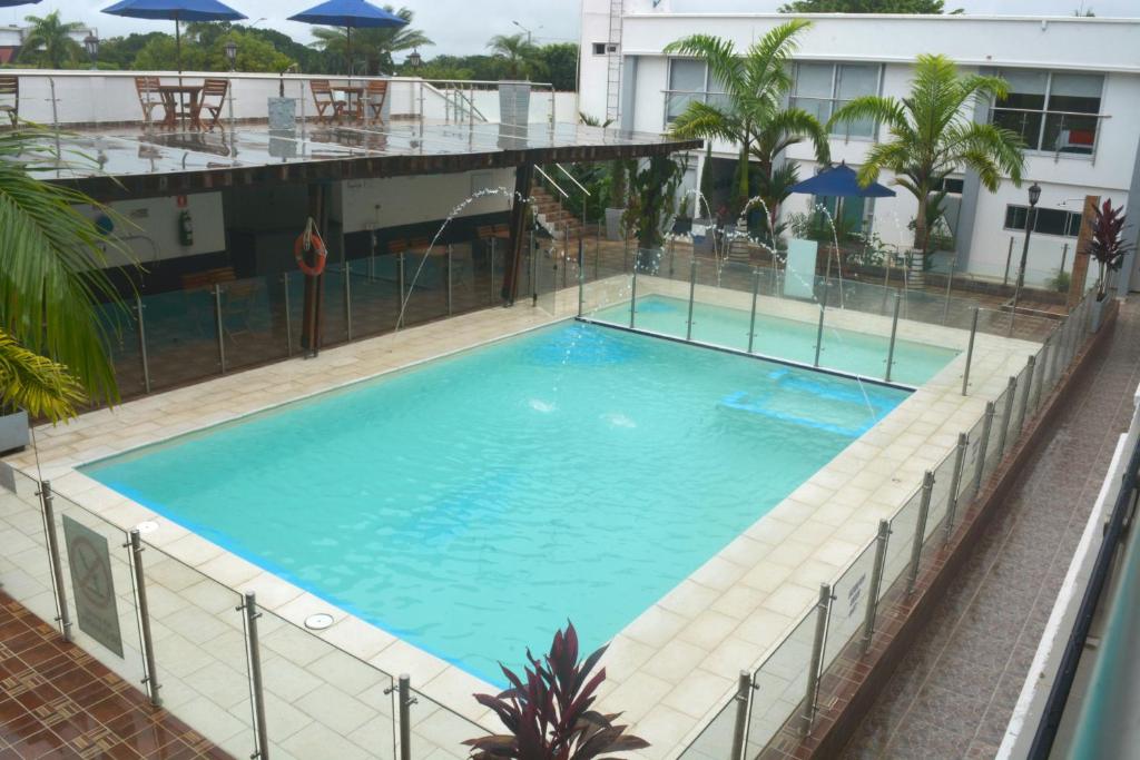 Hotel El Aeropuerto tesisinde veya buraya yakın yüzme havuzu
