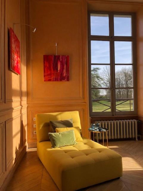 Fotografia z galérie ubytovania Superb Chateausuites with pool at the Loire & horseboxes for 20 guests v destinácii Poilly-lez-Gien