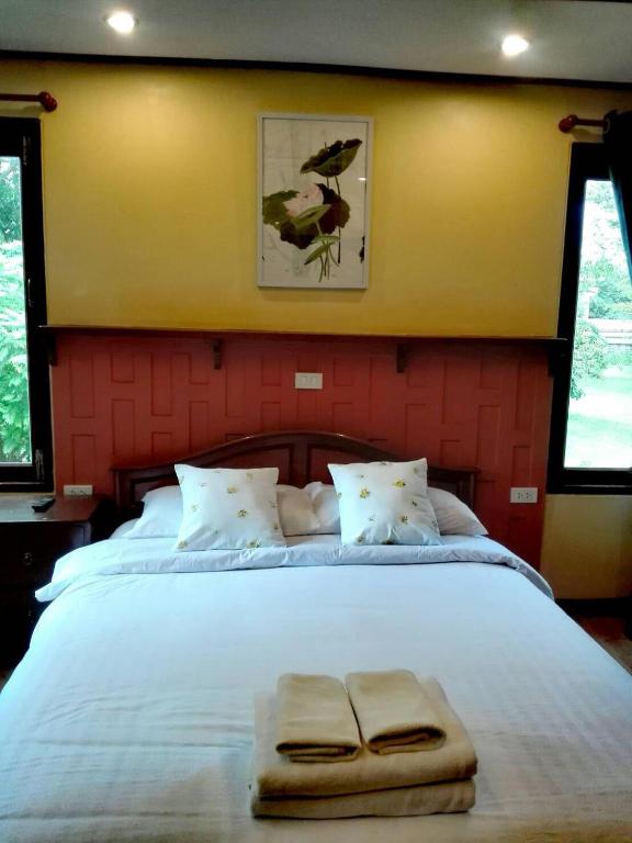 Luang Chumni Village - Deluxe Double Room With Balcony