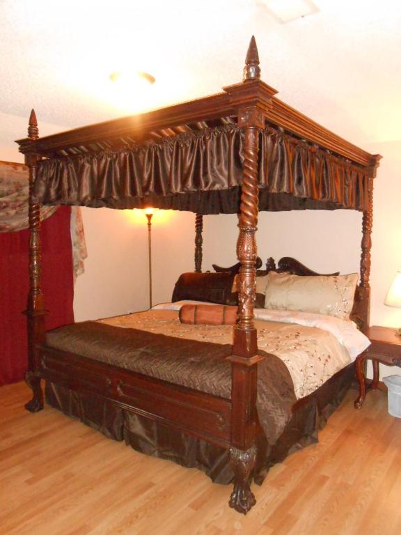 Alla's Historical Bed and Breakfast, Spa and Cabana - Maison De Trois Chambres
