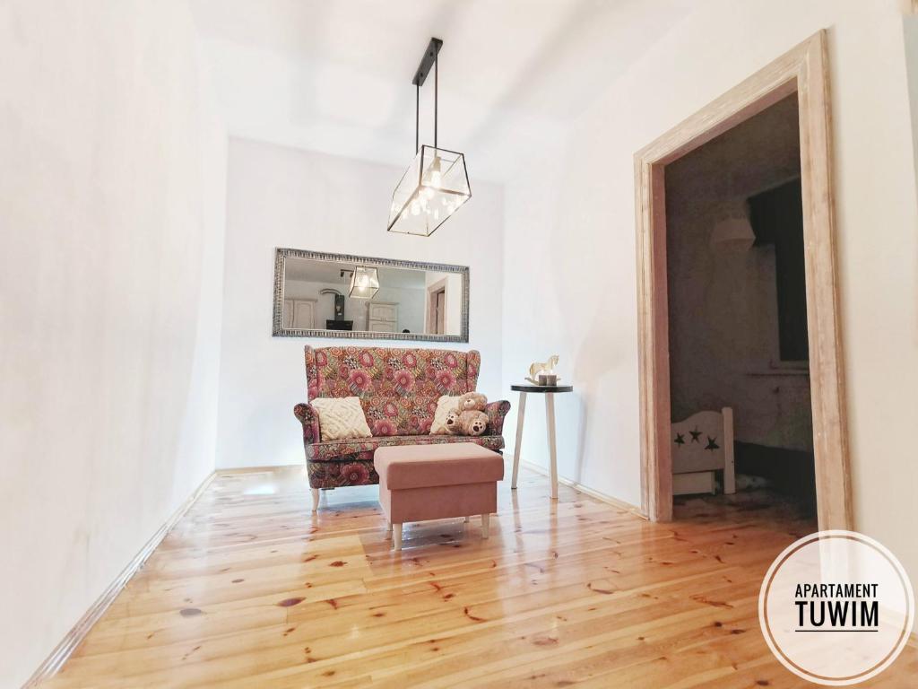 Ruang duduk di Apartament Tuwim