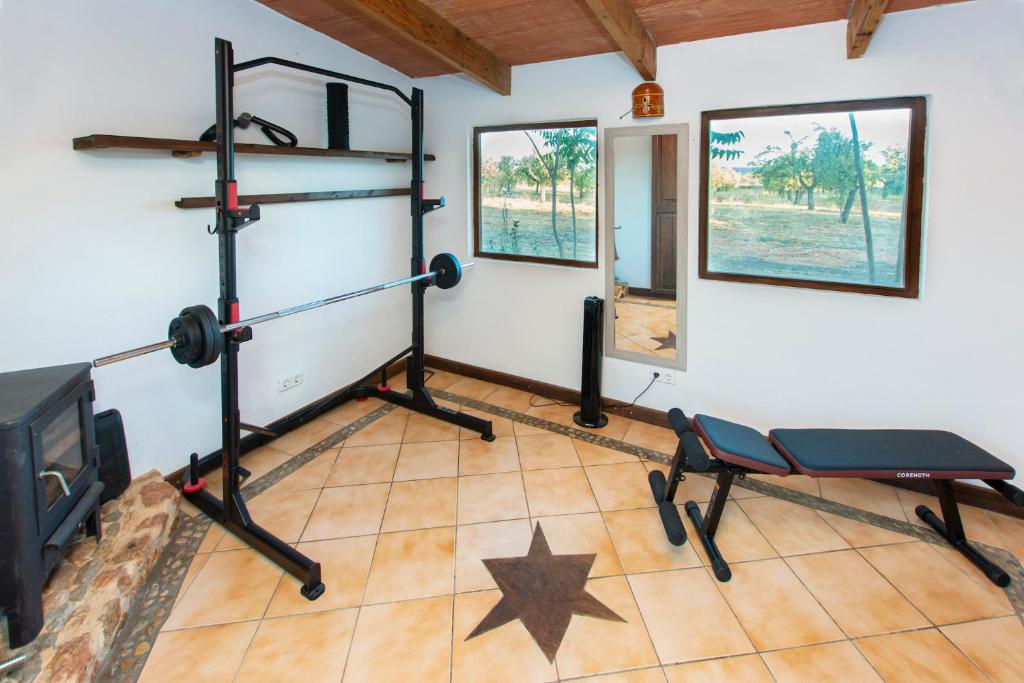 The fitness centre and/or fitness facilities at Sa Caseta de Santa Maria