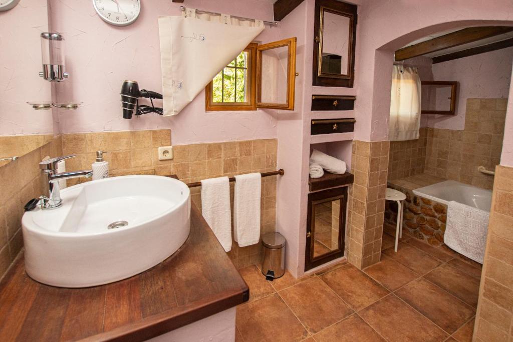 A bathroom at Sa Caseta de Santa Maria