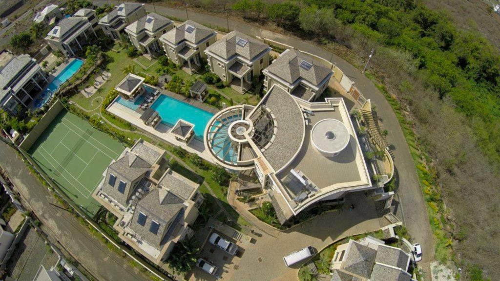 Bazén v ubytování Villasun Luxury Apartments & Villas nebo v jeho okolí