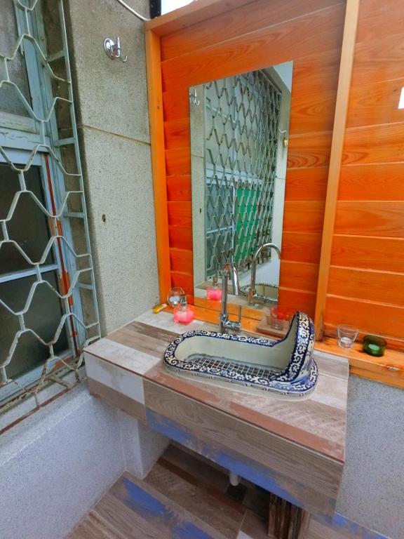 想起天井老宅民宿Thinking Homestay - Chambre Double Ou Lits Jumeaux De Luxe Avec Balcon