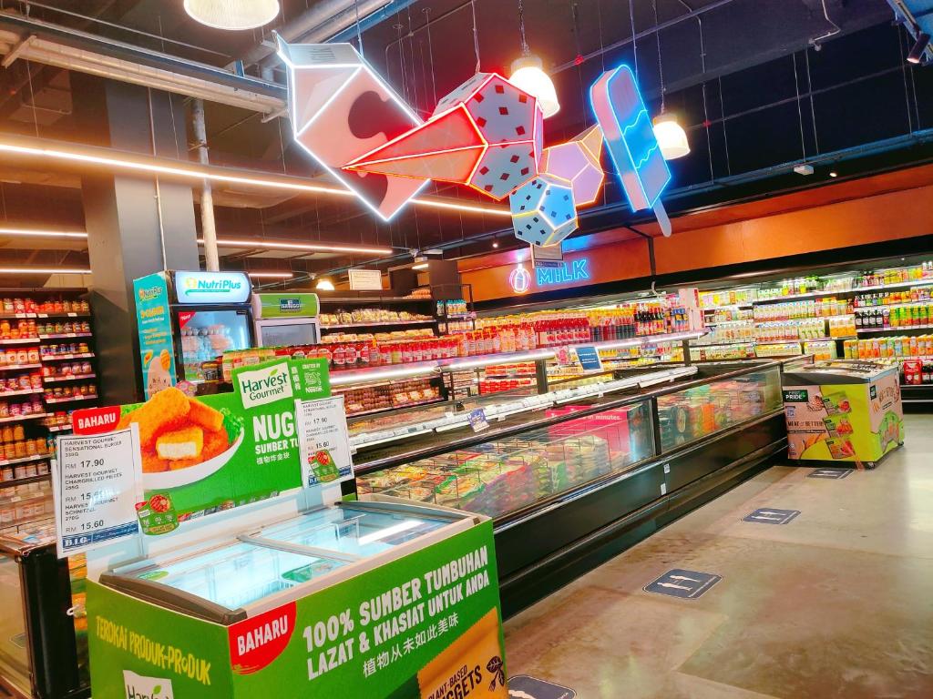 Supermarket nebo jiné obchody v  apartmánu nebo okolí