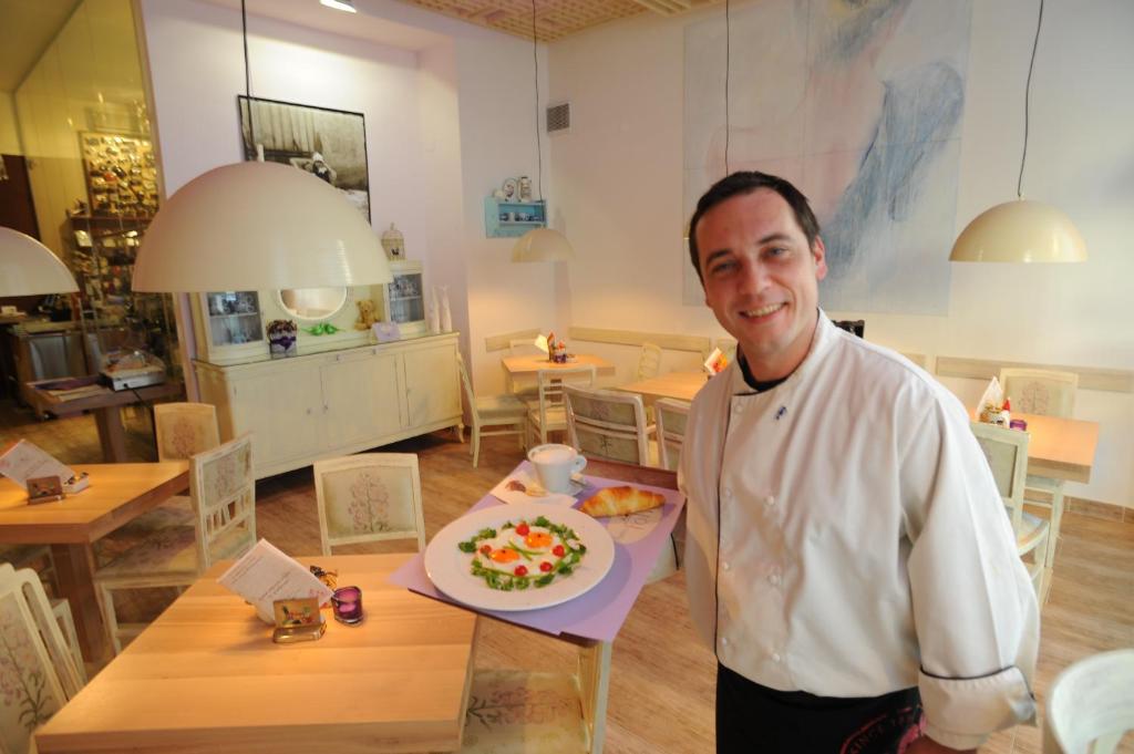 Jedlo v ubytovaní bed & breakfast alebo blízkom okolí