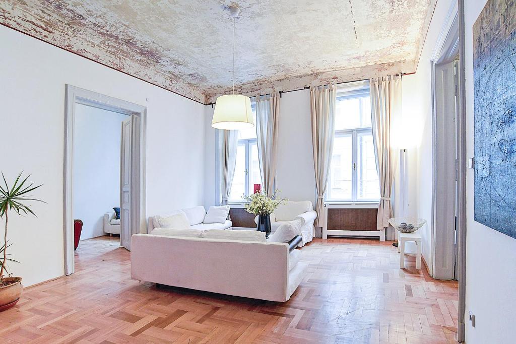 Beautiful 3 bedroom apartment in 7th district 1072 Budapest, 5 Nyár utca kép - 1