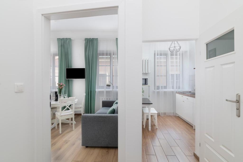 Televízia a/alebo spoločenská miestnosť v ubytovaní Easy Rent Apartments - Old Town