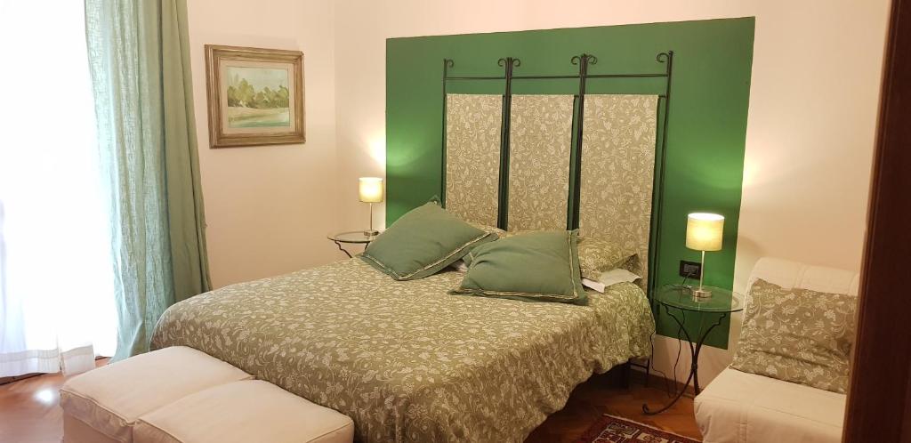 Posteľ alebo postele v izbe v ubytovaní DeiMori LaMassa private villa with pool