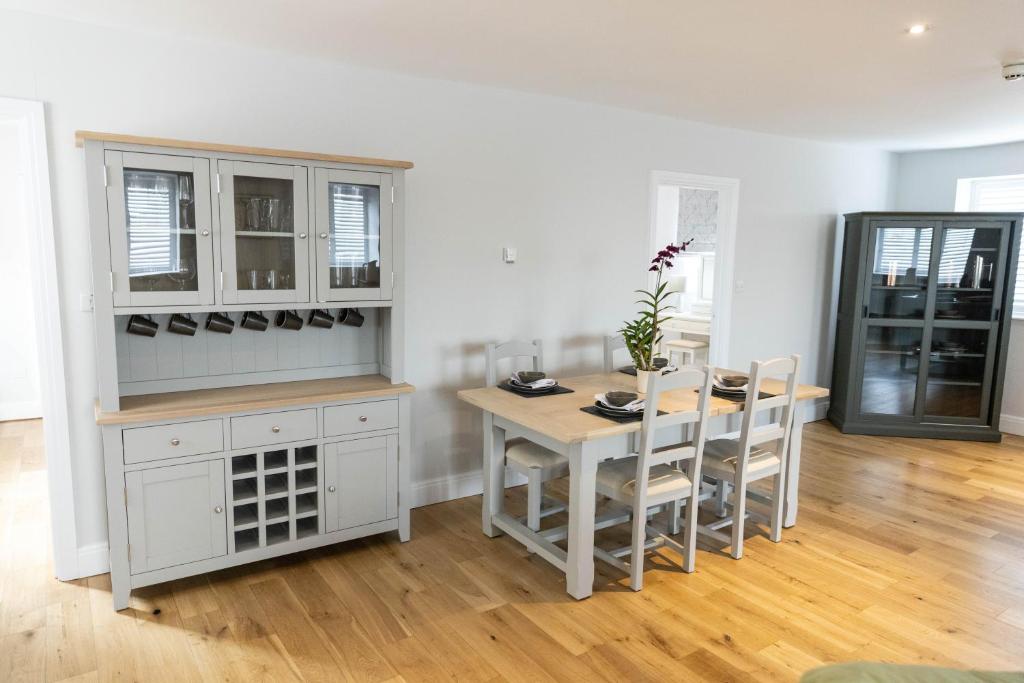 The Unicorn (Apartments) - Hizvo