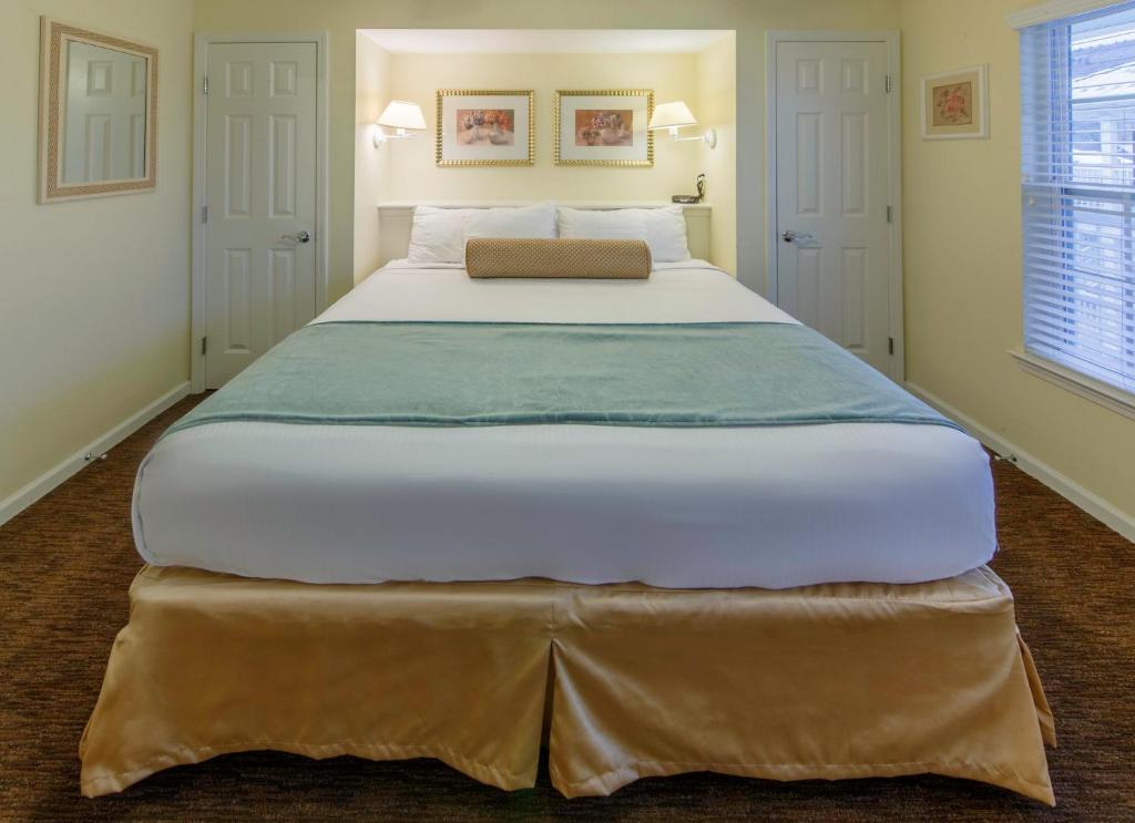 Holiday Inn Club Vacations Oak n Spruce Resort in the Berkshires an IHG Hotel - 