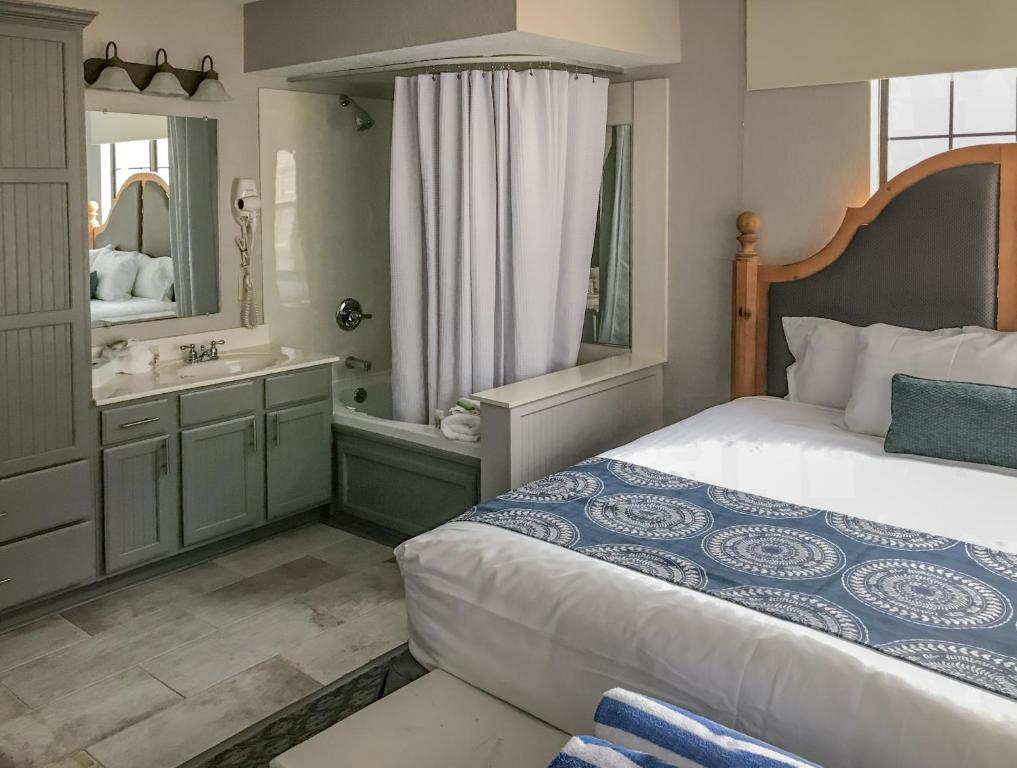 Holiday Inn Club Vacations Oak n Spruce Resort in the Berkshires an IHG Hotel - 