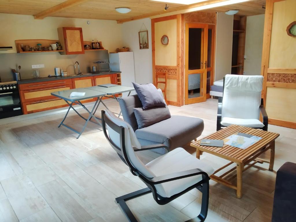 Les Troglogîtes - Maison De Deux Chambres