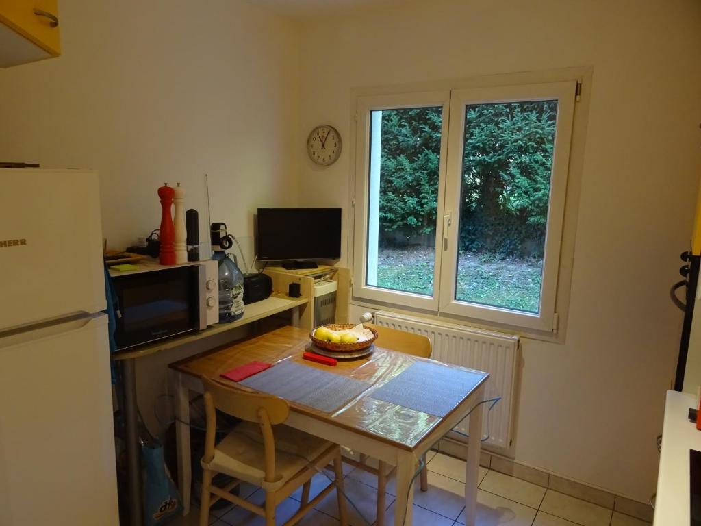 Kuchyň nebo kuchyňský kout v ubytování Le Hameau